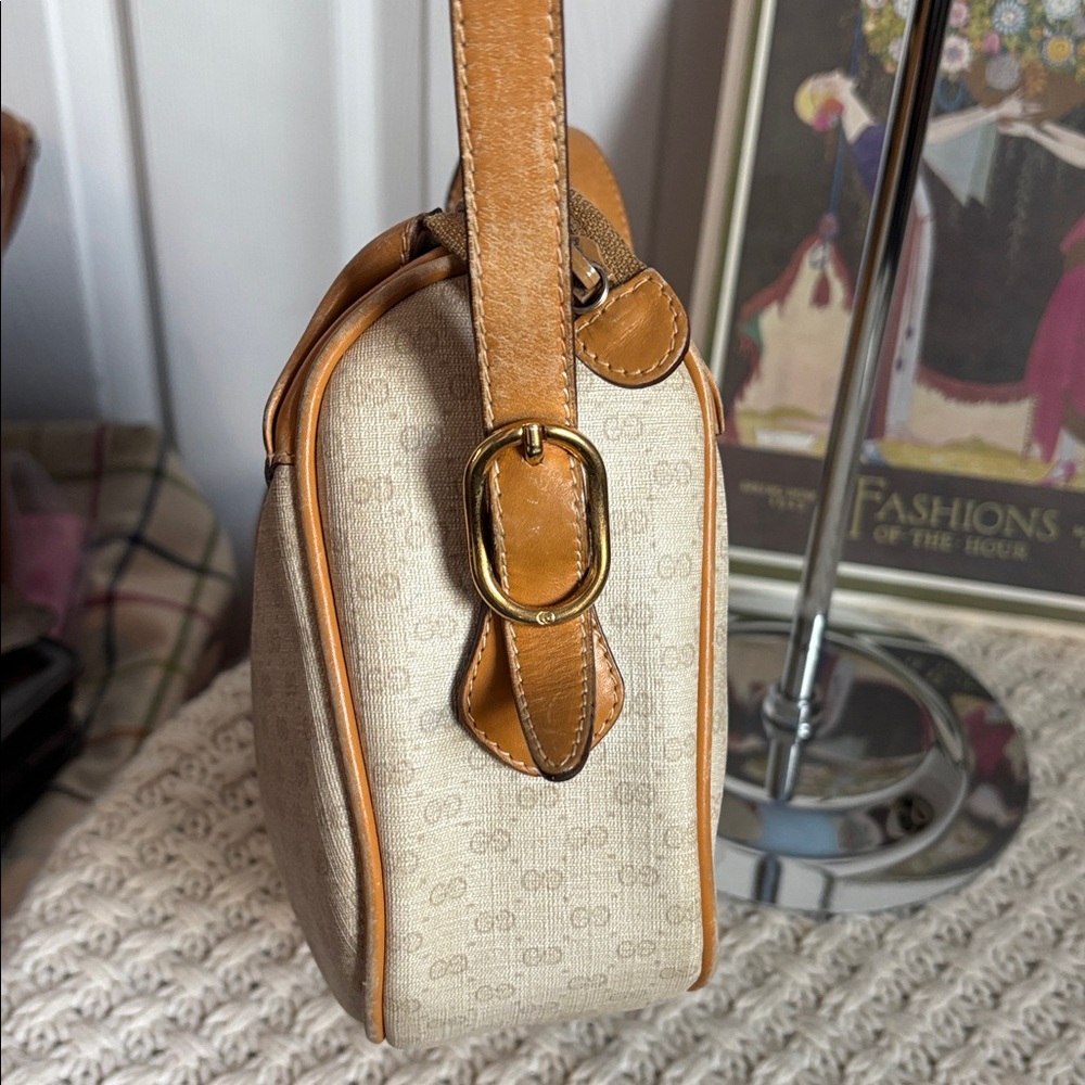 Authenticated Vintage Gucci Micro GG Bag - Picture 16 of 17
